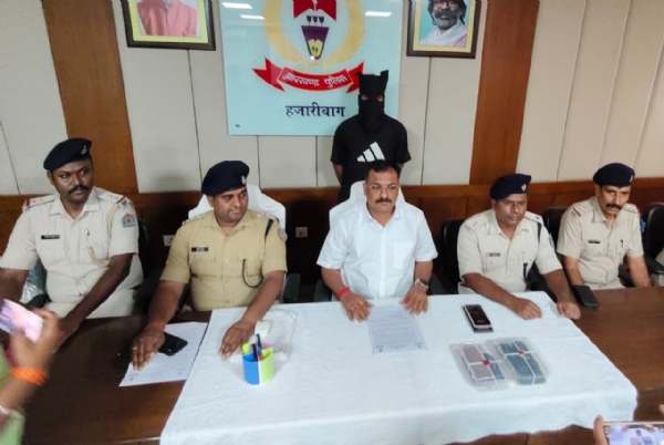 एसपी जानकारी देते हुए एसपी जानकारी देते हुए