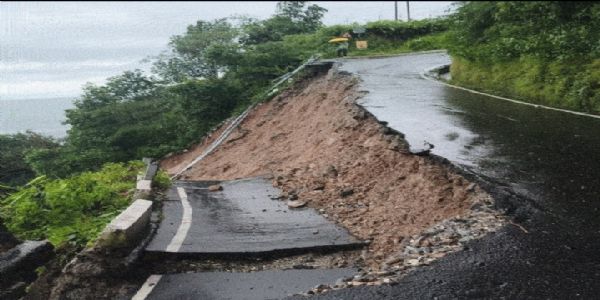 दार्जिलिंग में तबाही, 12 घंटे में 261 मिमी बारिश से कई जगह पहाड़ धंसा, अब तक 20 की मौत; आज उत्तर बंगाल जाएंगी ममता बनर्जी