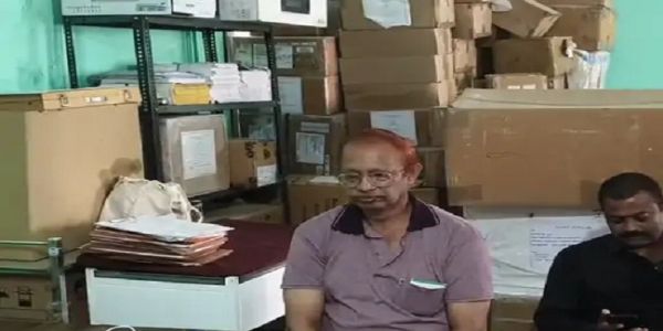 टीकमगढ़ः जिला अस्पताल में नेत्र सहायक 20 हजार रुपये की रिश्वत लेते रंगेहाथों गिरफ्तार