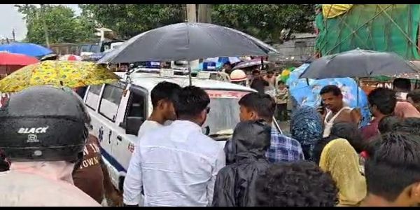 टोटो और मालवाहक वाहन की टक्कर, यात्री की मौत
