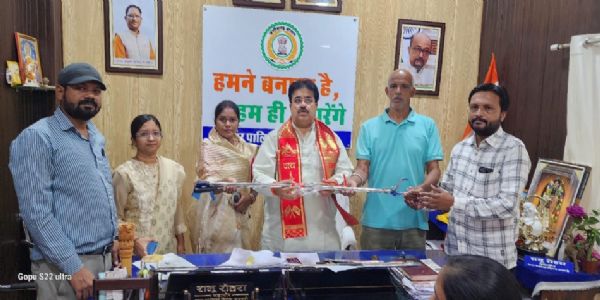 धमतरी के रुद्री निवासी सर्प मित्र सूर्यकांत को मिली सांप पकड़ने की किट