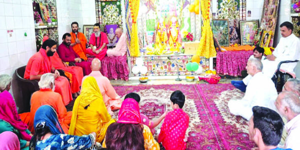 मनुष्य को सद्मार्ग की ओर अग्रसर करने वाला ही सच्चा संत: हरिचेतनानंद