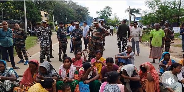 सड़क दुर्घटना में मौत, आक्रोशित ग्रामीणों ने किया सड़क जाम