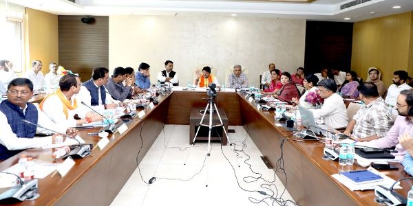मप्रः मंत्री विजयवर्गीय ने की नगरीय विकास योजनाओं की समीक्षा