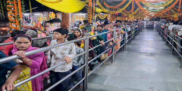 त्रिलोकपुर माता बाला सुंदरी मंदिर पहुंचे 5100 श्रद्धालु