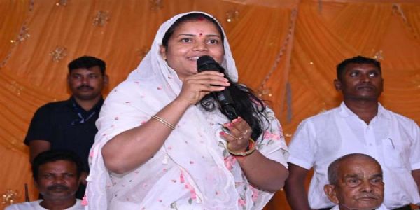 मंत्री राजवाड़े कर्मा नृत्य प्रतियोगिता में हुईं शामिल