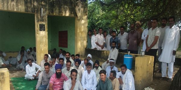 सिरसा: सिंचाई विभाग द्वारा छोटे किए गए मोघों के विरोध में उतरे किसान