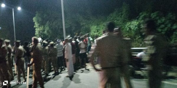 तेज रफ्तार वैन ने बस चालक को मारी टक्कर, मौके पर मौत