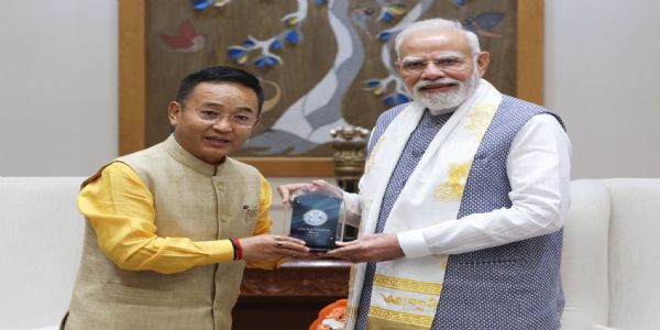 प्रधानमन्त्री नरेन्द्र मोदी र मुख्यमन्त्री प्रेमसिंह तामाङ