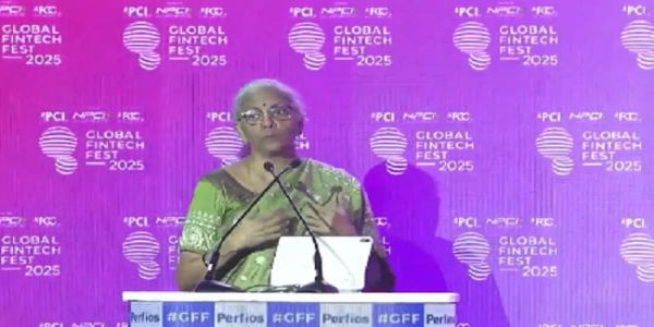 मुंबई में ग्लोबल फिनटेक फेस्ट 2025 को संबोधित करते निर्मला सीतारमण