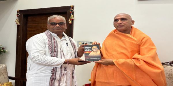 शिक्षा मंत्री मदन दिलावर ने की स्वामी अवधेशानंद गिरी महाराज से भेंट