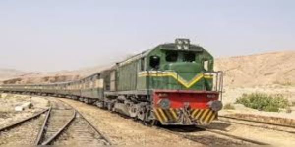 बलाेचिस्तान में जाफ़र एक्सप्रेस में विस्फोट, छह डिब्बे बेपटरी