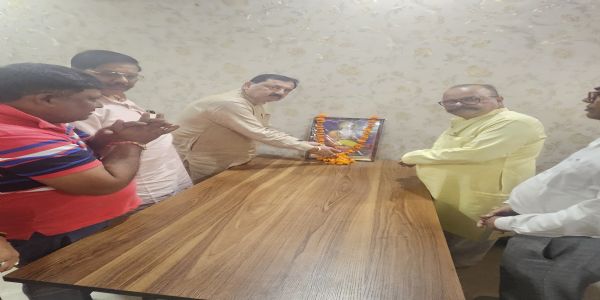 भगवान महर्षि वाल्मीकि के बताए मार्गों पर चलने का संकल्प लें : गिरीश भंडूला