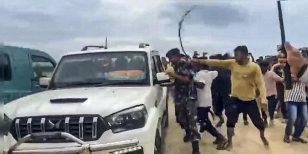 बंगाल को बांग्लादेश बनाने की साजिश — भाजपा का ममता सरकार पर प्रहार
