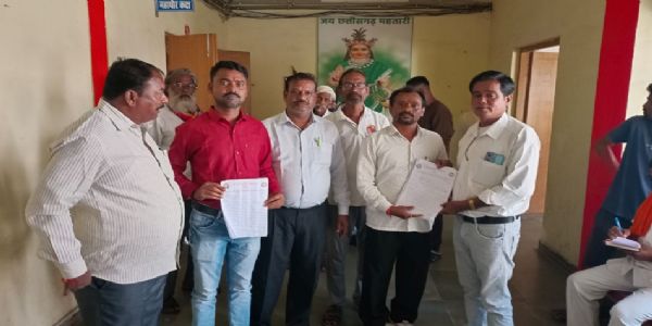 धमतरी : जालमपुर में वार्डवासियों ने मोबाइल टावर लगाने का किया विरोध
