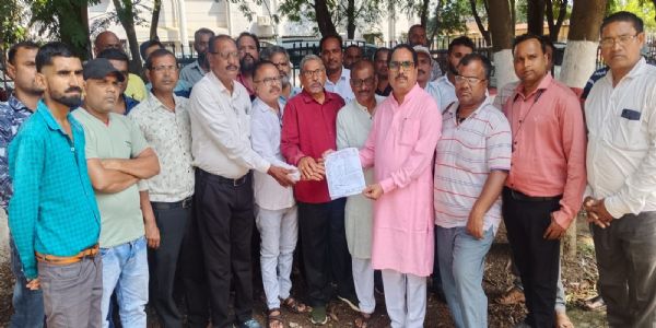 सर्व सेन समाज का आरोप सेलून के आड़ में चल रहे स्पा सेंटरों में अनैतिक कार्य, जांच की मांग