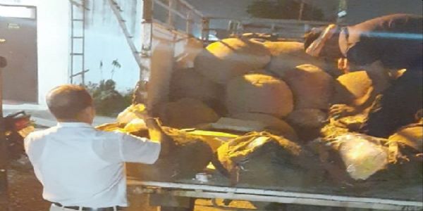 ग्वालियरः बरेठा टोल प्लाजा पर खाद्य सुरक्षा टीम ने जब्त किया 47 डलिया मावा