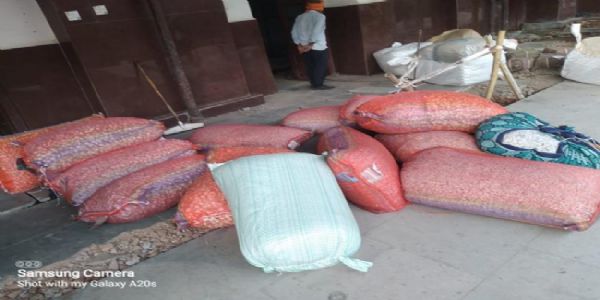 प्रयागराज जंक्शन पर चेकिंग अभियान में 650 किलोग्राम अनबुक्ड माल पकड़ा गया