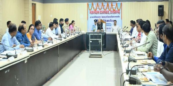 कोरिया: राज्यपाल रमेन डेका ने विकास योजनाओं की समीक्षा कर दिए फील्ड निरीक्षण के निर्देश