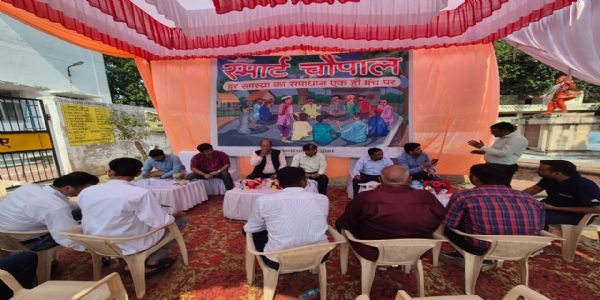 अमीनाबाद में लगी स्मार्ट चौपाल, स्मार्ट मीटर से जुड़ी शंकाओं का किया समाधान