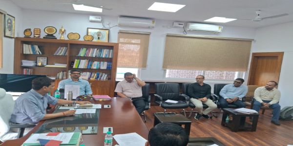 सचिव ने 108 एम्बुलेंस सेवा दे रही संस्‍था को दी कानूनी कार्रवाई की चेतावनी
