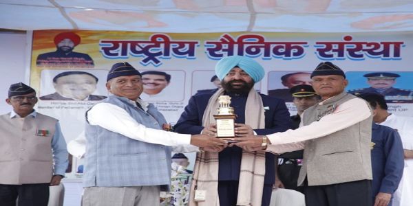 वीर सपूतों के बलिदान का ऋण चुकाया नहीं जा सकता: राज्यपाल