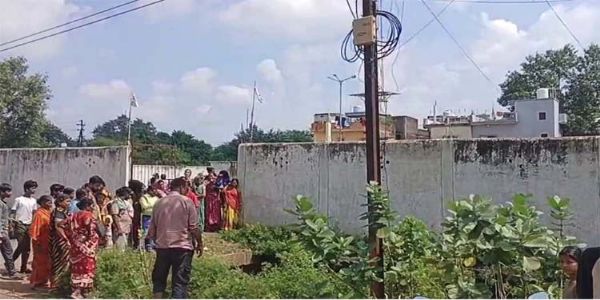 नाले से एक नवजात शिशु का शव बरामद, पुलिस जांच में जुटी