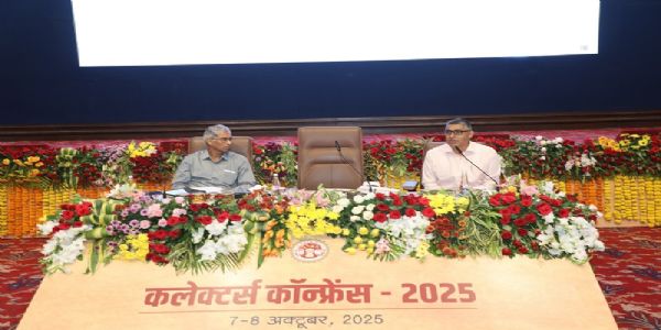 नवाचारी प्रयासों से तलाशें समस्याओं के वैकल्पिक समाधान : मुख्य सचिव जैन
