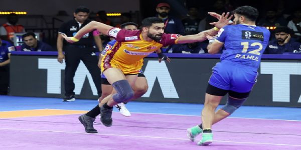 पीकेएल-12 : तेलुगू टाइटंस की लगातार पांचवीं जीत, मौजूदा चैंपियन हरियाणा स्टीलर्स को 46-29 से हराया