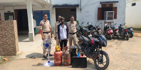 अंबिकापुर: 14 घरों में चोरी करने वाला आरोपित 48 घंटे के अंदर गिरफ्तार