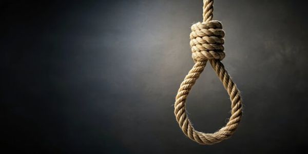 महिला ने फांसी लगाकर की आत्महत्या