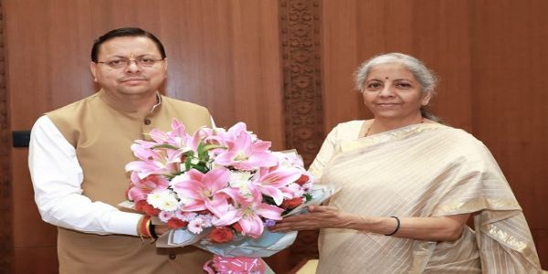 मुख्यमंत्री ने केंद्रीय वित्त मंत्री से की भेंट, स्टॉर्म वाटर ड्रेनेज सिस्ट के लिए मांगी विशेष सहायता