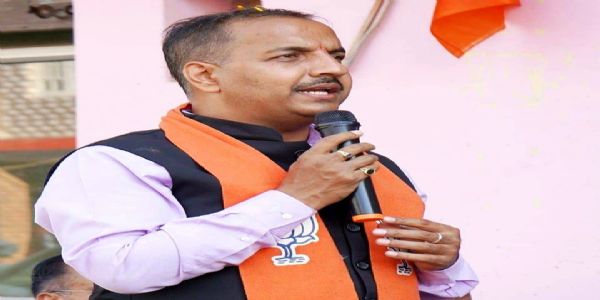 पंचायती राज चुनावों से भाग रही है कांग्रेस सरकार : त्रिलोक जम्वाल