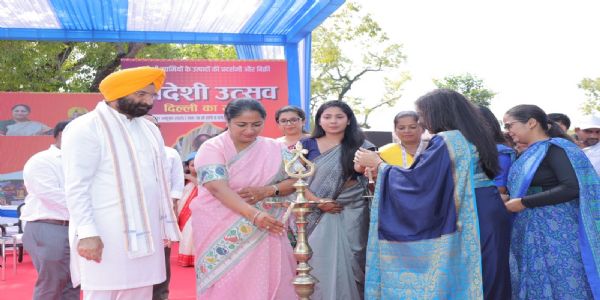 मुख्यमंत्री रेखा गुप्ता ने कर्तव्य पथ पर ‘‘स्वदेशी उत्सव’ का किया शुभारंभ