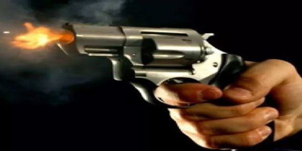 अपने ही बंदूक से युवक घायल, पुलिस जांच में जुटी