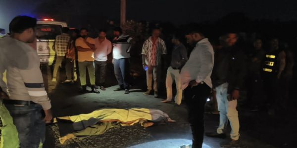 कटघोरा के लखनपुर में मोटरसाइकिल सवार को ट्रक ने कुचला, एक की मौत दूसरा घायल