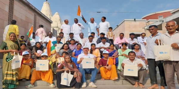 काशी विश्वनाथ धाम में सिंगल यूज पॉलीथिन के खिलाफ मुहिम, श्रद्धालु भी शामिल हुए
