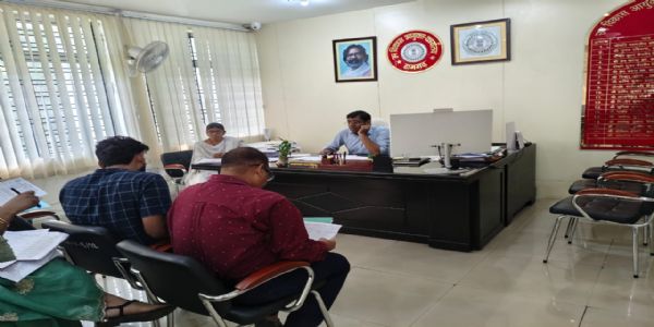 सांसद आदर्श ग्राम योजना को लेकर डीडीसी ने की बैठक, दिये निर्देश