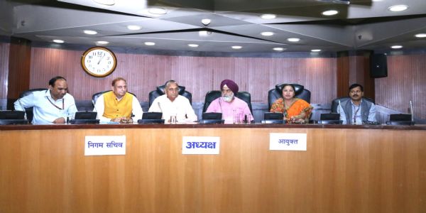 महापौर से अंतरराष्ट्रीय प्रतिनिधिमंडल ने की मुलाकात, ठोस कचरा प्रबंधन पर हुई चर्चा