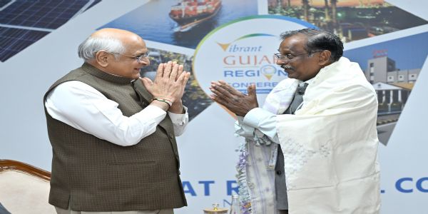 प्रथम वाइब्रेंट गुजरात रीजनल कॉन्फ्रेंस: मुख्यमंत्री के साथ इसरो के अध्यक्ष की बैठक