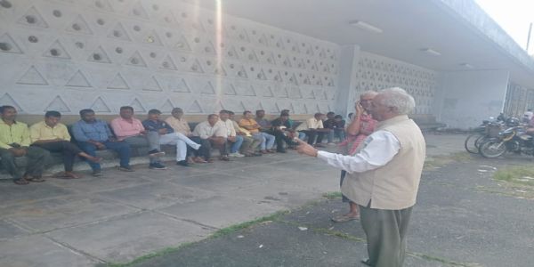 एचईसी मजदूर कर्मी एकजुटता के साथ करें आंदोलन तेज : भवन