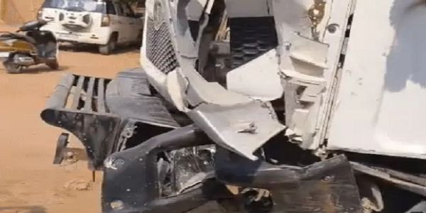 हादसे के बाद क्षतिग्रस्त टेम्पो