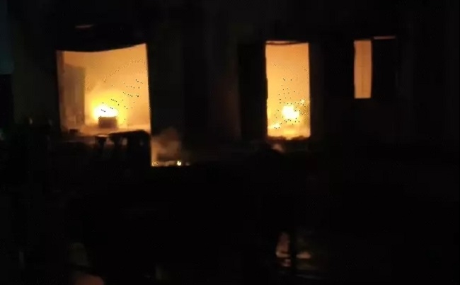 इंदौर में  केमिकल गोडाउन में लगी भीषण आग