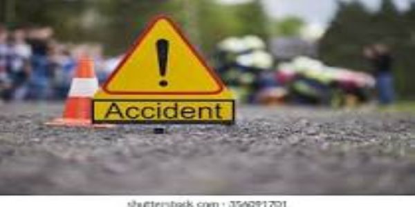 डंपर ने लिया लोडिंग टैक्सी को चपेट में, चार की मौत, 11 घायल