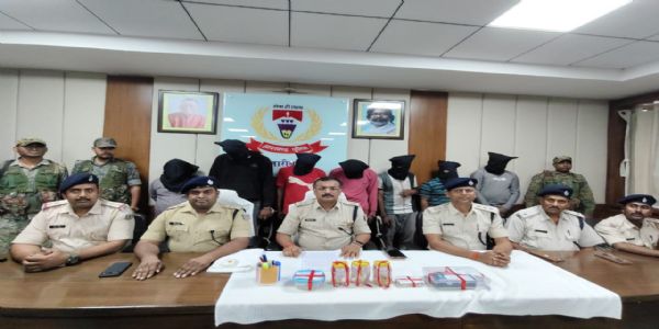 हजारीबाग में 1.5 करोड़ की चोरी का खुलासा, पांच गिरफ्तार