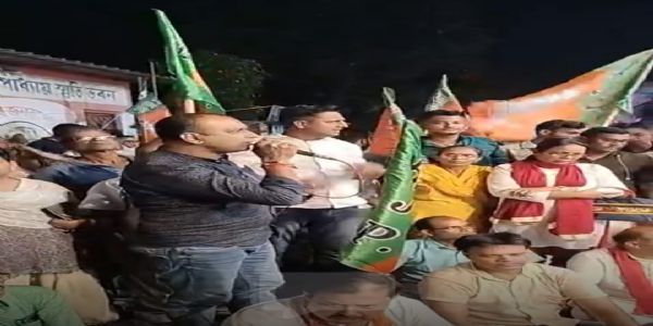 वैद्यबाटी में भाजपा कार्यालय में तोड़फोड़, कार्यकर्ताओं ने किया सड़क जाम