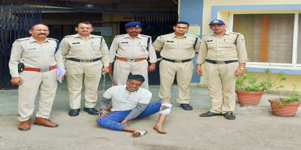 उज्जैनः फरार इनामी बदमाश ने न्यायालय में किया आत्मसमर्पण