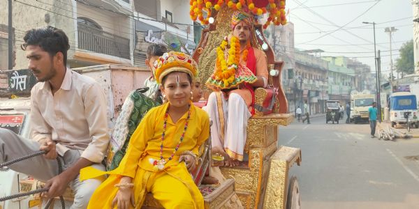 तुलसी-शालिग्राम विवाह में भजनों पर झूमे भक्त, निकली बारात