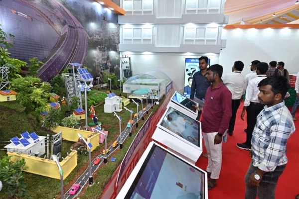 प्रधानमंत्री सूर्य घर बिजली योजना पर प्रदर्शनी