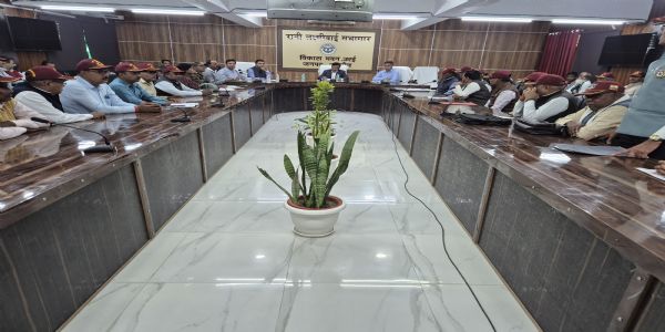 डीएम ने सुनी भूतपूर्व सैनिकों की समस्याएं